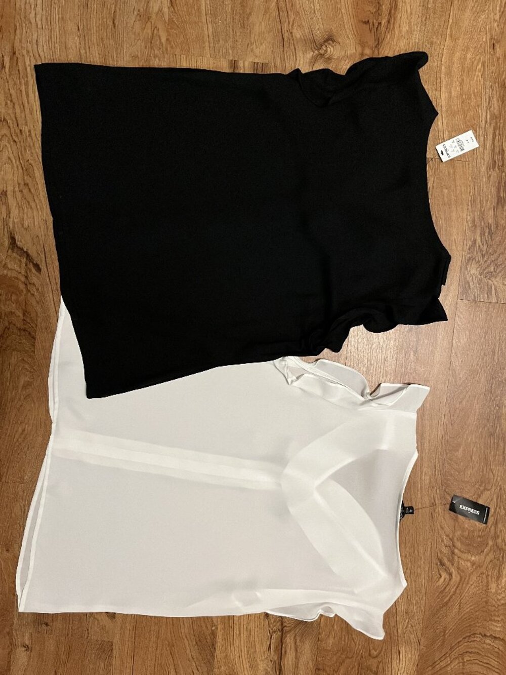 Set of 2 Women's Express Black White Sleeveless Tank Top Style Blouse Shirt Top - Picture 2 of 10